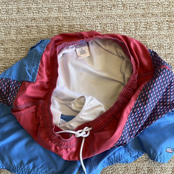 Vineyard Vines mens patriotic swim trunks / board shorts, size L. - Picture 4 of 6